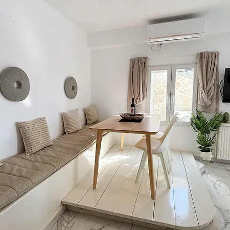 Amperian Mykonos & Hotell 4*