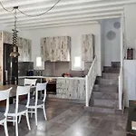 Amperian Mykonos Suites&villas 4*